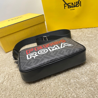 フェンディバッグ角部分ディテール